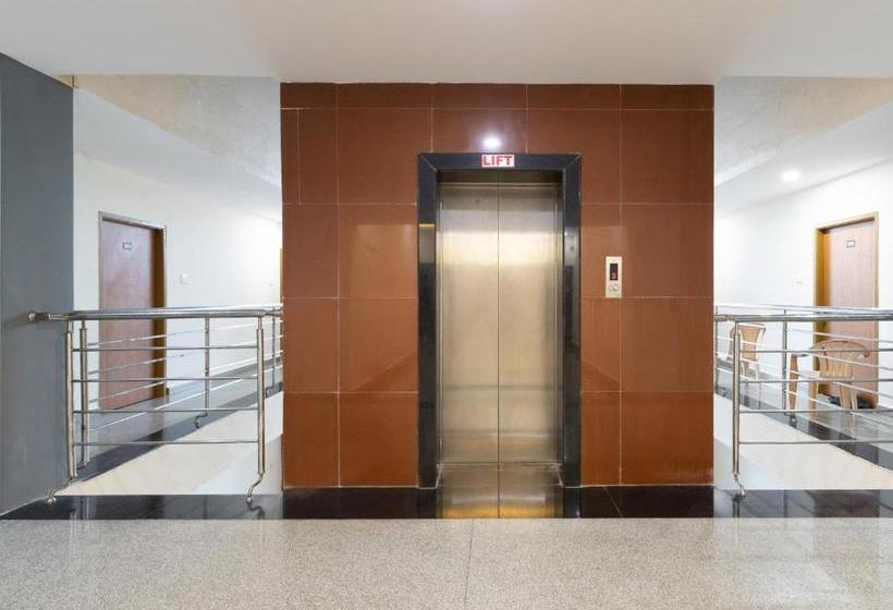 בית מלון כפרי Capital O 41866  Metro Palace