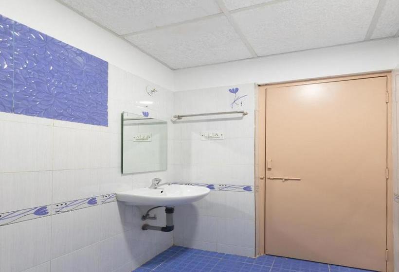 בית מלון כפרי Capital O 41866  Metro Palace