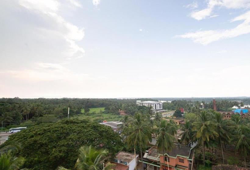 בית מלון כפרי Capital O 41866  Metro Palace