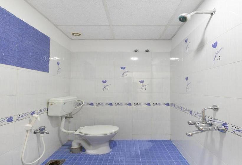 בית מלון כפרי Capital O 41866  Metro Palace