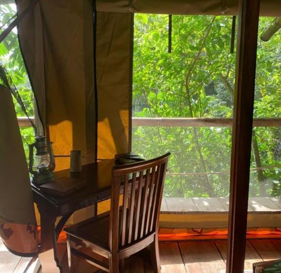 בית מלון כפרי Colina Secreta   Glamping And Villas