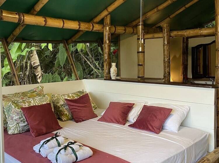 בית מלון כפרי Colina Secreta   Glamping And Villas