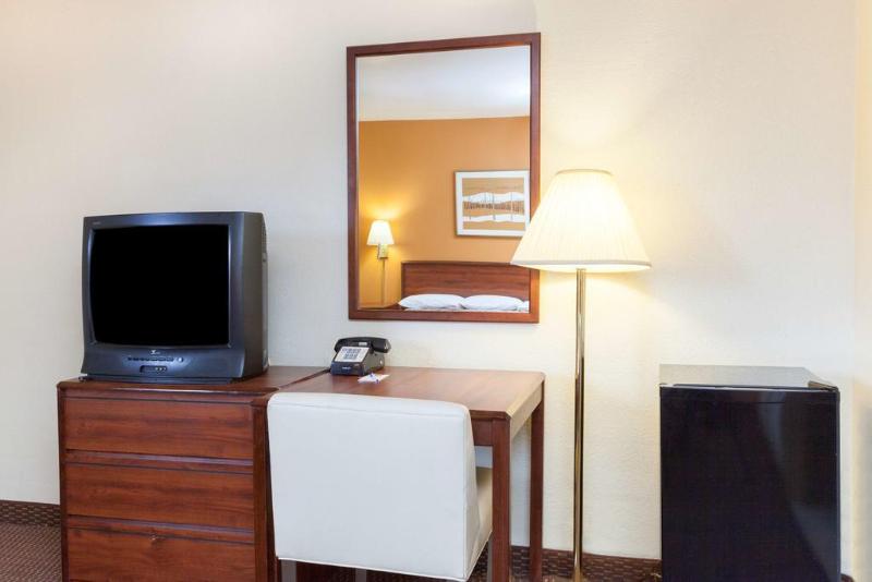 هتل Country Inn & Suites By Radisson, Flagstaff Downtown, Az