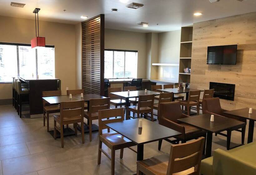 هتل Country Inn & Suites By Radisson, Flagstaff Downtown, Az