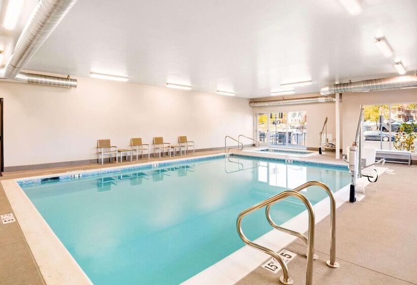 هتل Country Inn & Suites By Radisson, Flagstaff Downtown, Az