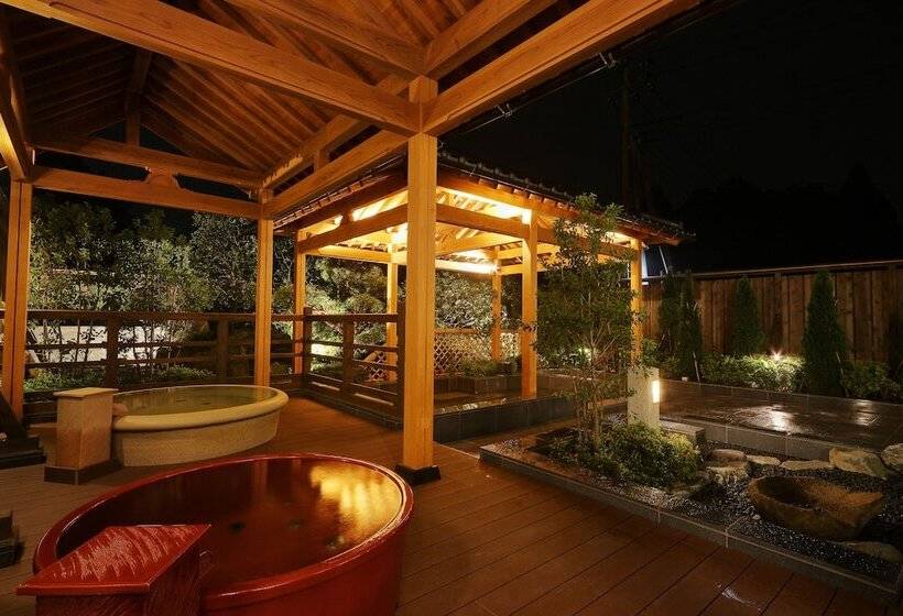 فنادق الكبسولة Yurakujo