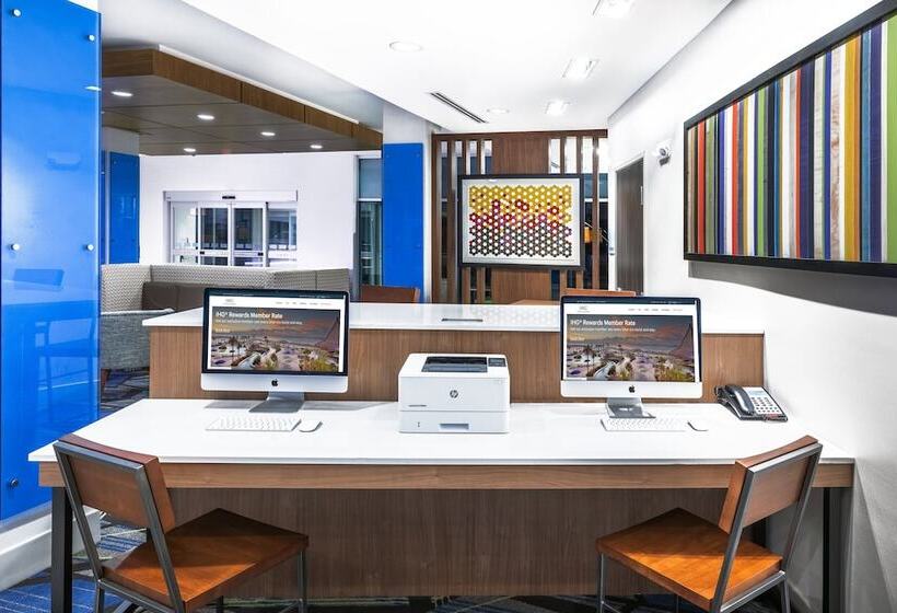 Отель Holiday Inn Express & Suites Denton   Sanger By Ihg