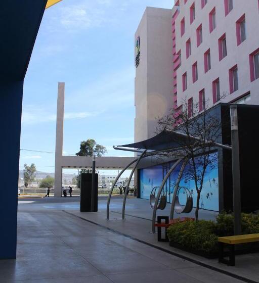 Отель Mexico Plaza Queretaro
