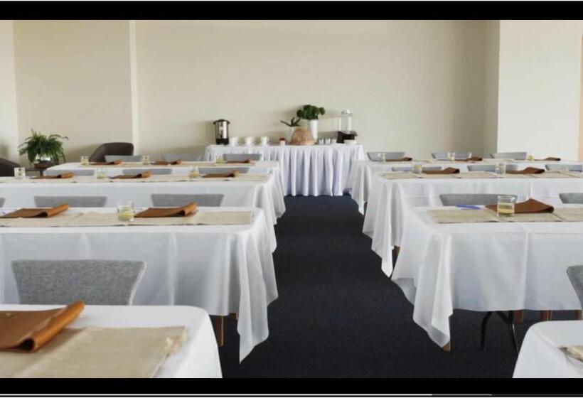 Отель Mexico Plaza Queretaro