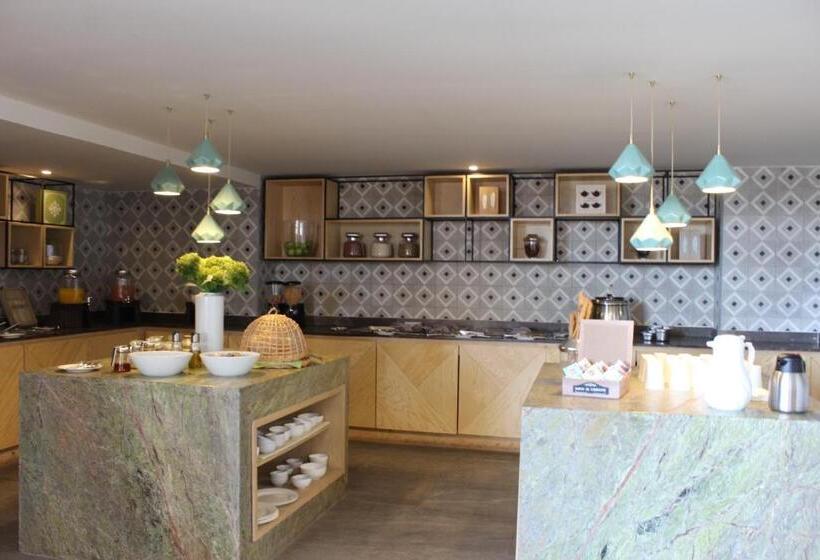 Отель Mexico Plaza Queretaro