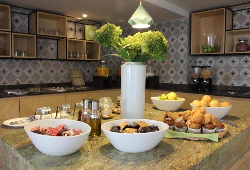 Отель Mexico Plaza Queretaro