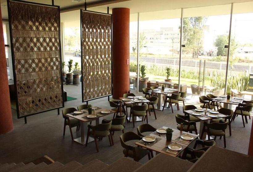 Отель Mexico Plaza Queretaro