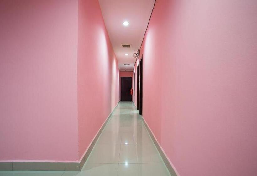 ホテル Oyo 1219 Bbk