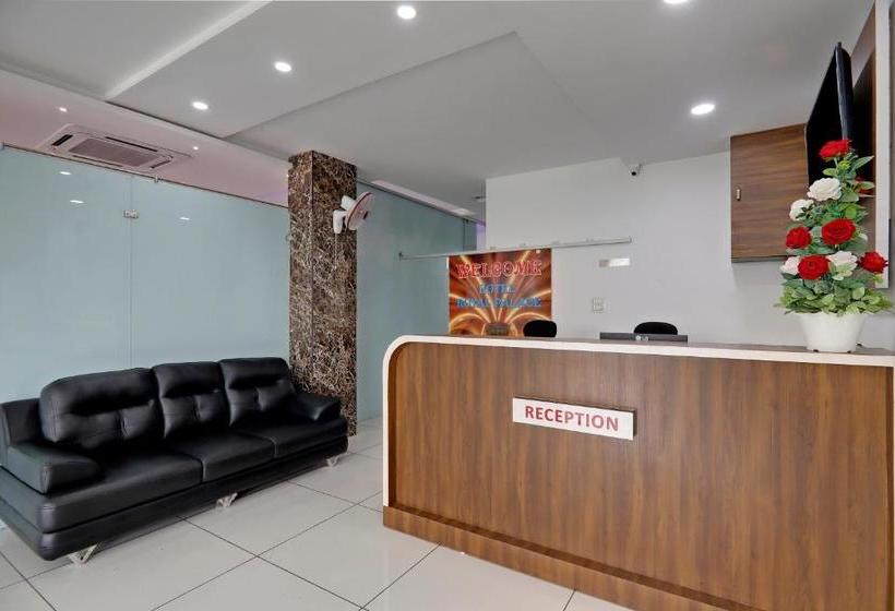 فندق Oyo 49796  Royal Palace