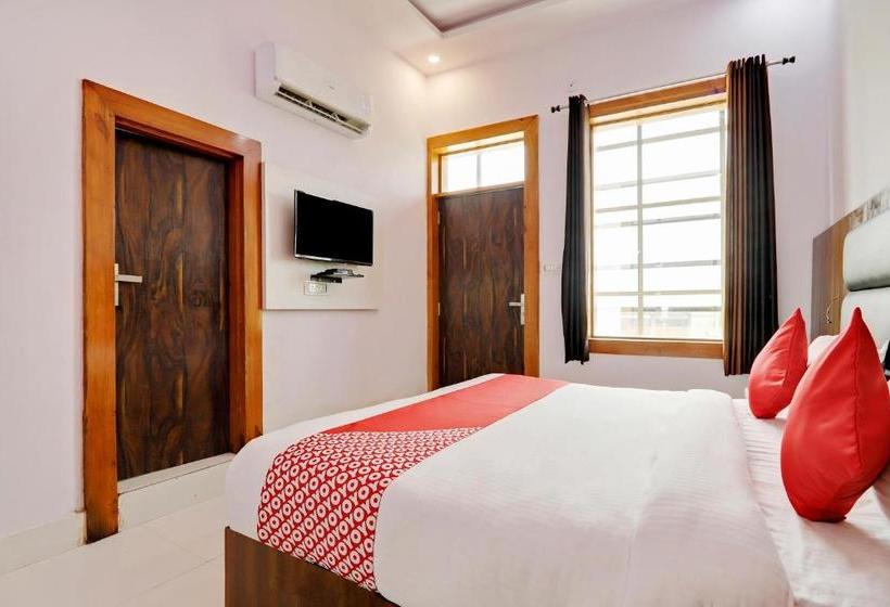 فندق Oyo 49796  Royal Palace