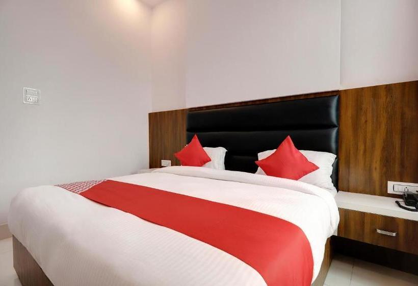 فندق Oyo 49796  Royal Palace