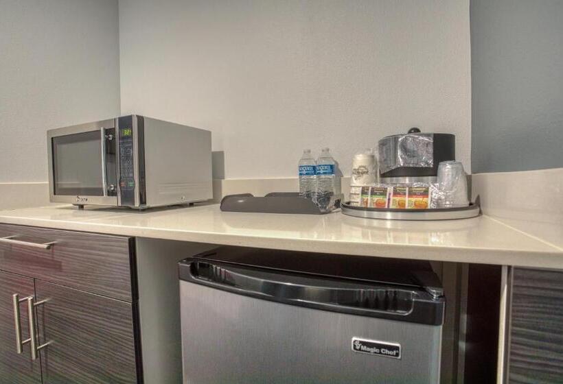 فندق Post Time Inn