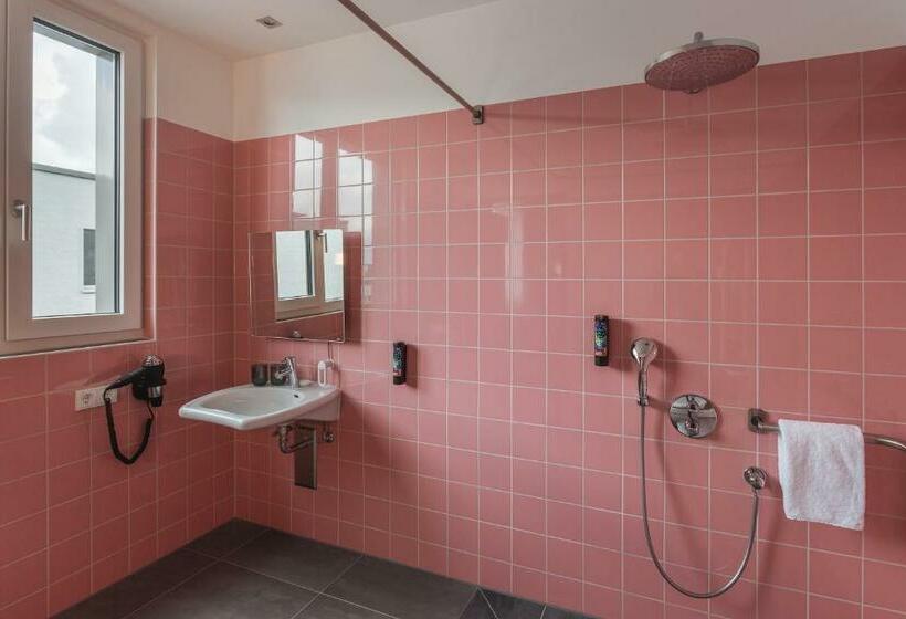 هتل Holiday Inn   The Niu, Loco Munich North, An Ihg