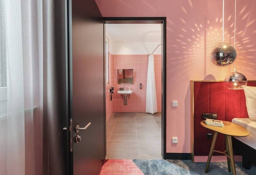 هتل Holiday Inn   The Niu, Loco Munich North, An Ihg