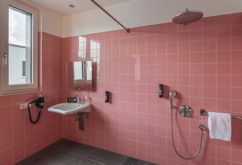 هتل Holiday Inn   The Niu, Loco Munich North, An Ihg