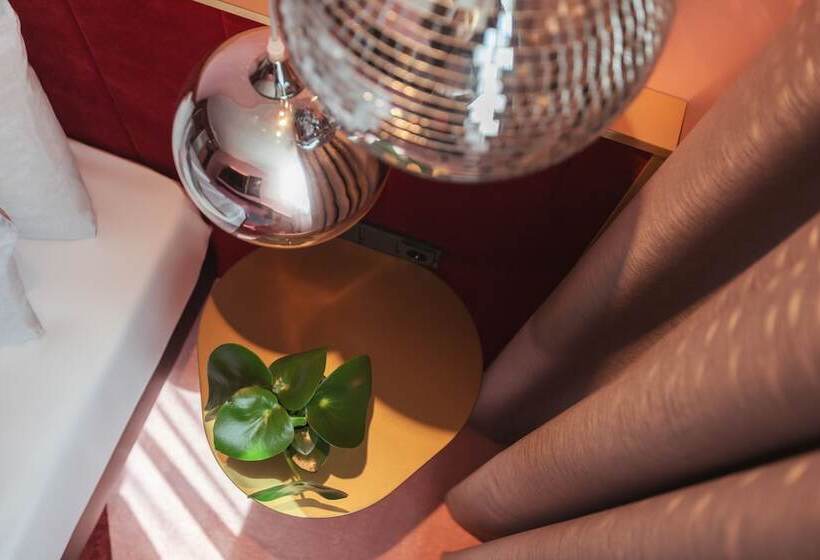 هتل Holiday Inn   The Niu, Loco Munich North, An Ihg