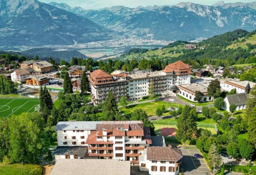 ホテル Villars Lodge