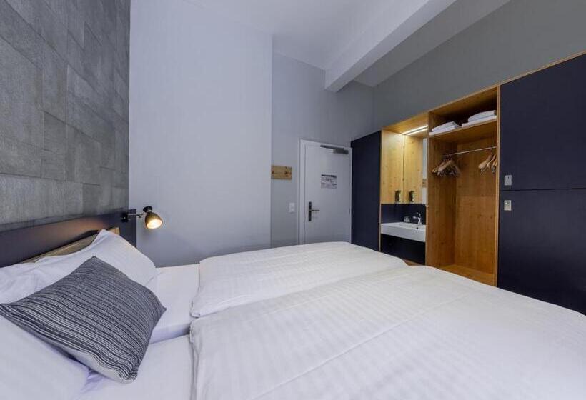 ホテル Villars Lodge