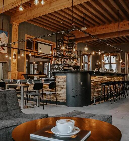 ホテル Villars Lodge