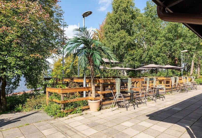 호스텔 Kallhällsbaden Strandhotell