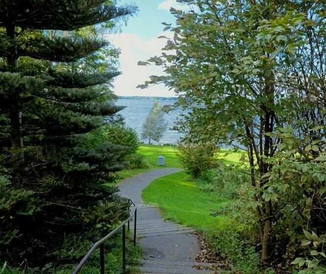 호스텔 Kallhällsbaden Strandhotell