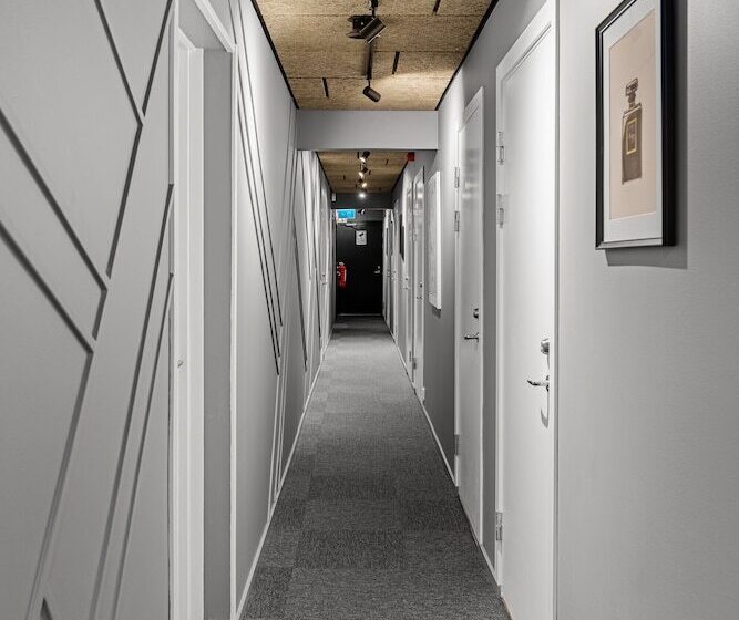 호스텔 Kallhällsbaden Strandhotell