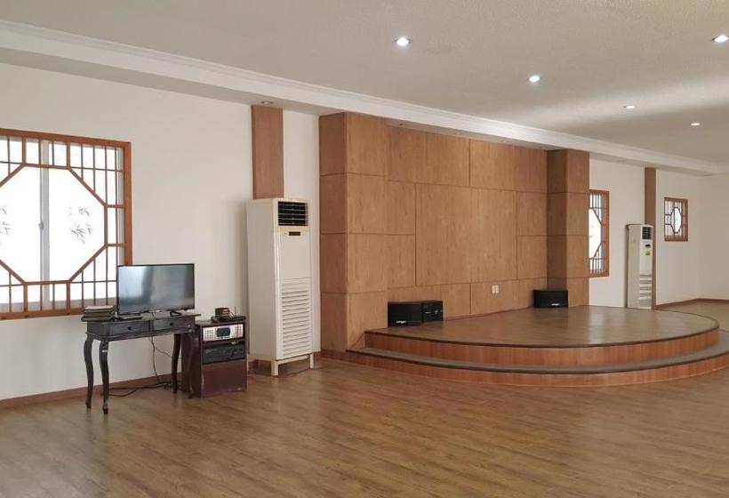 Phil Oasis  And Resorts