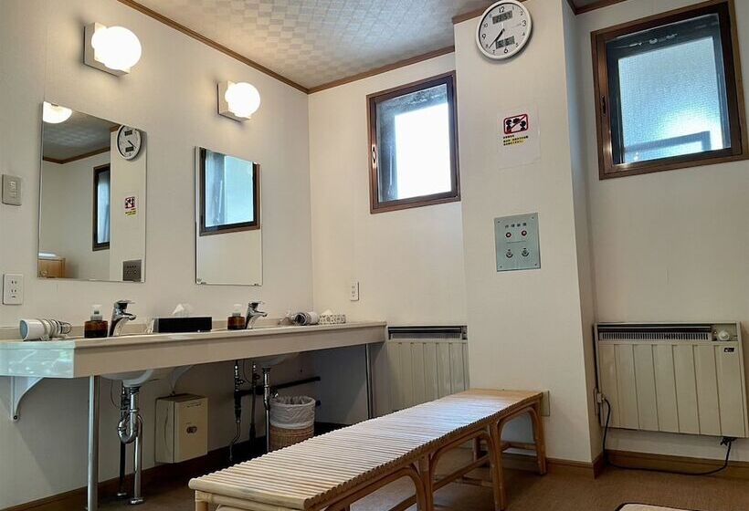 ריוקאן Lake Side Nikko