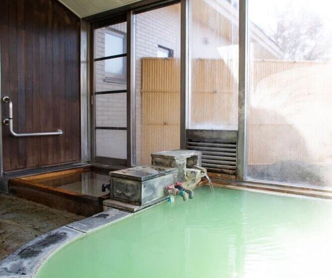 ריוקאן Lake Side Nikko