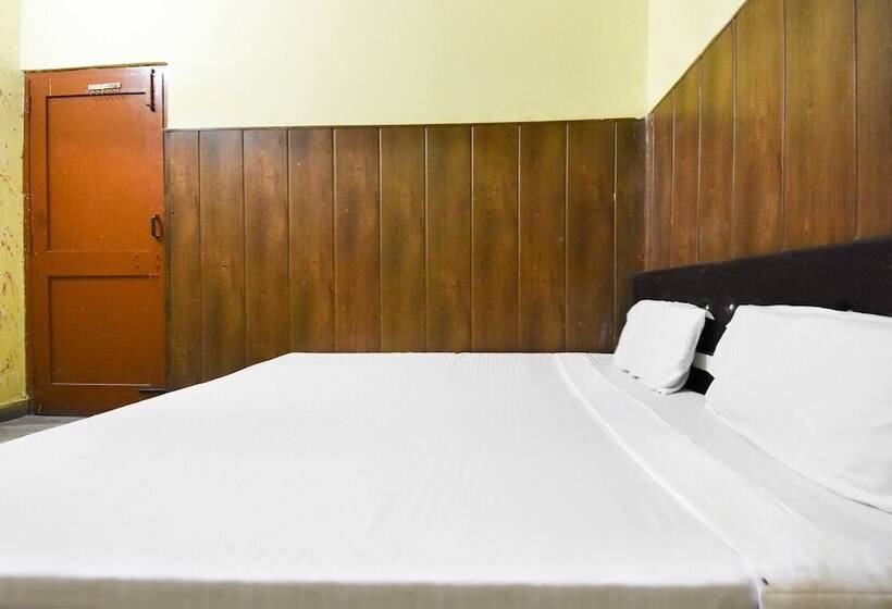 Spot On 49295 Hotel Kohinoor Park