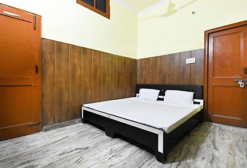 Spot On 49295 Hotel Kohinoor Park