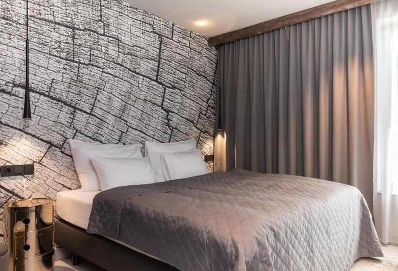 Going Triple A Apartments East