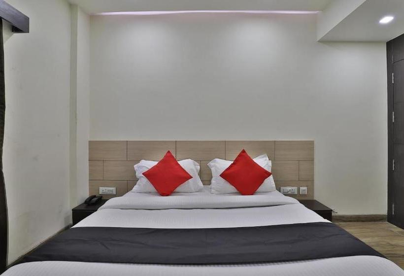 בית מלון כפרי Capital O 41581 Hiriz