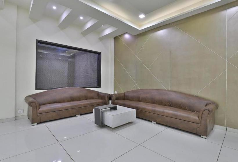 בית מלון כפרי Capital O 41581 Hiriz