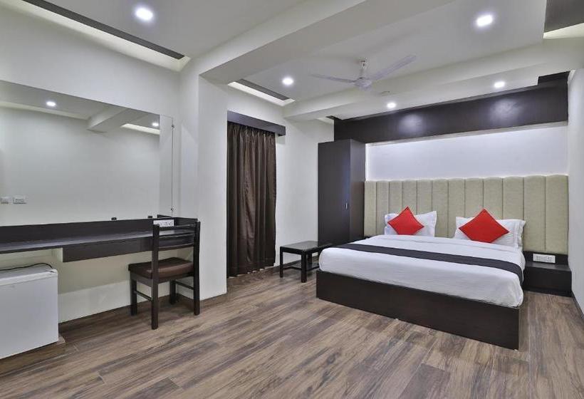 בית מלון כפרי Capital O 41581 Hiriz