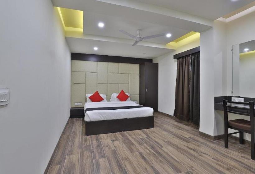 בית מלון כפרי Capital O 41581 Hiriz