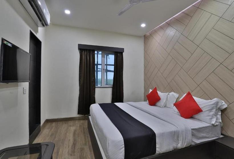 בית מלון כפרי Capital O 41581 Hiriz