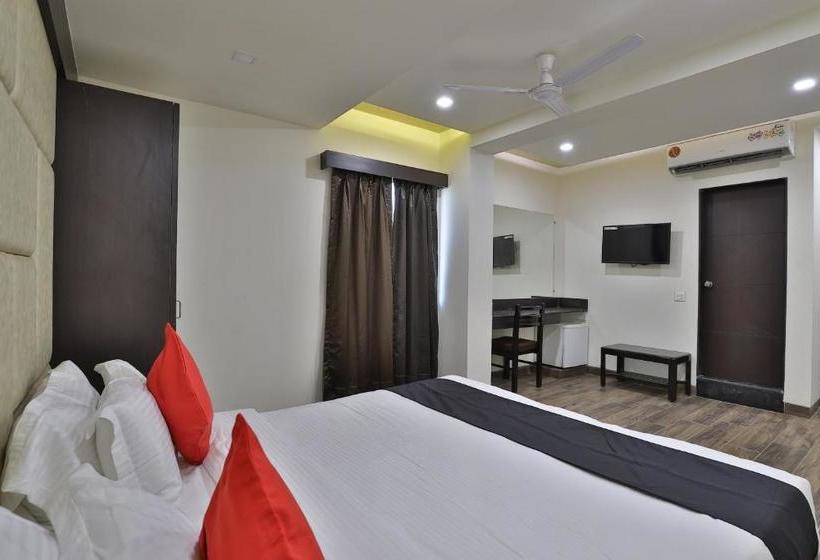 בית מלון כפרי Capital O 41581 Hiriz