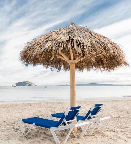 Отель Decameron La Marina Guayabitos, Ramada All Inclusive Resort