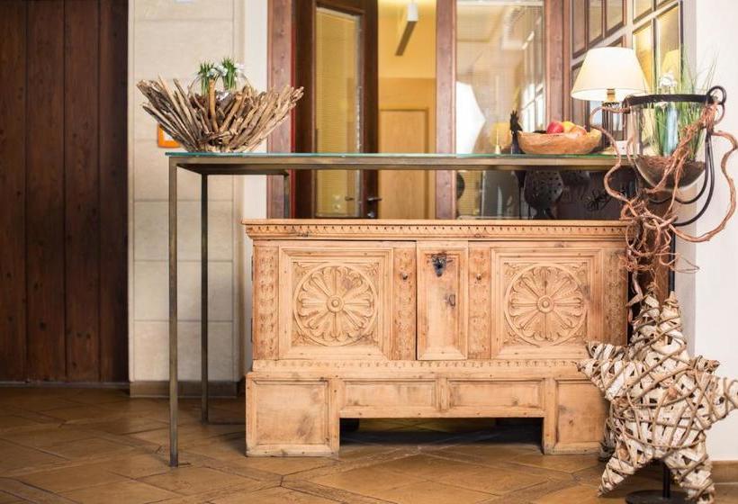 فندق Garni Caroline