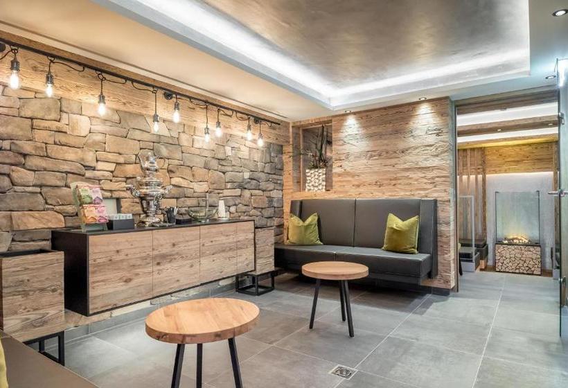 فندق Garni Caroline