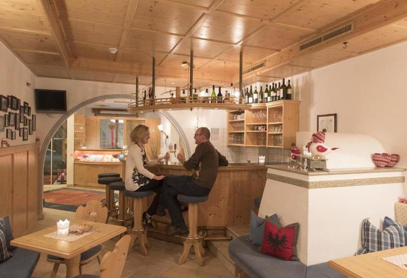 ホテル Garni Europa