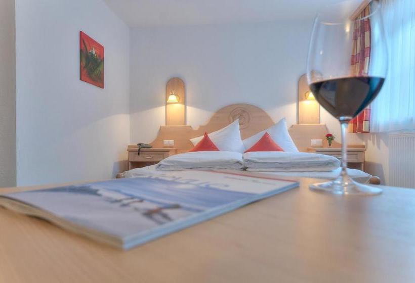 ホテル Garni Europa