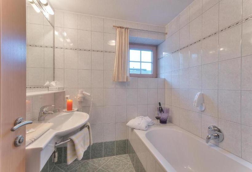 ホテル Garni Europa