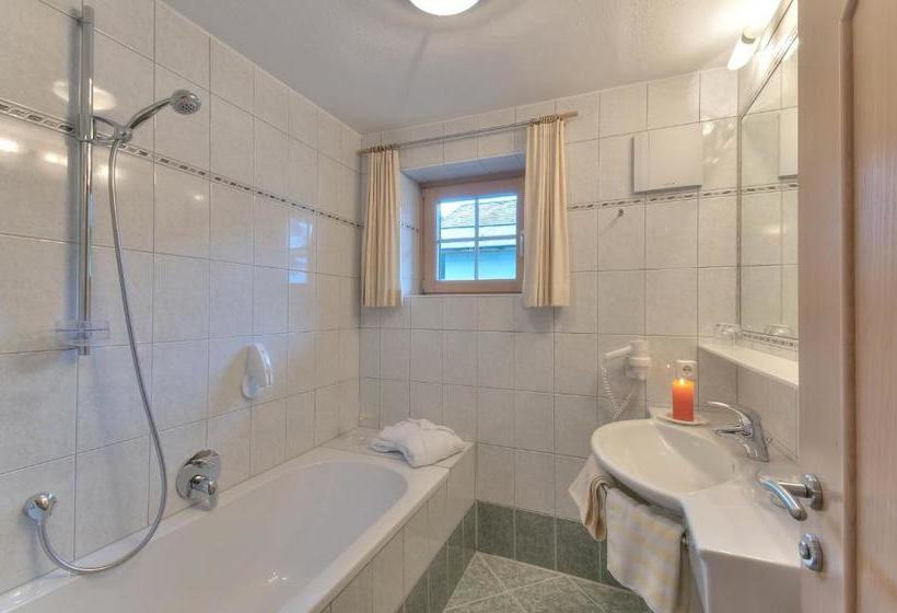 ホテル Garni Europa